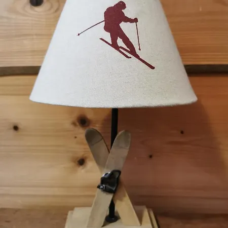 Au Feu De Bois Otel