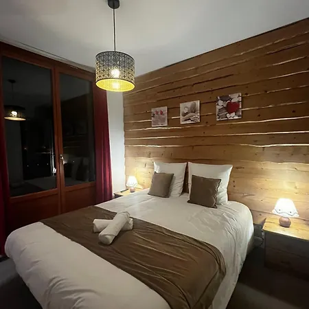 Otel Au Feu De Bois
