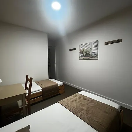 Otel Au Feu De Bois 2*