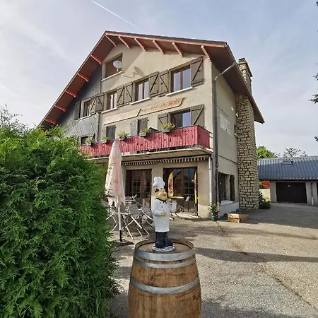 Hotell Au Feu De Bois 2*