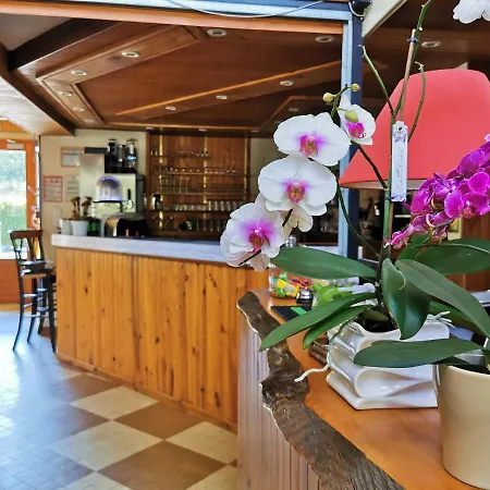Hotel Au Feu De Bois