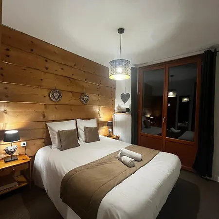 Au Feu De Bois Hotel 2*