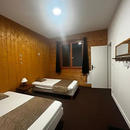 Hotel Au Feu De Bois 2*